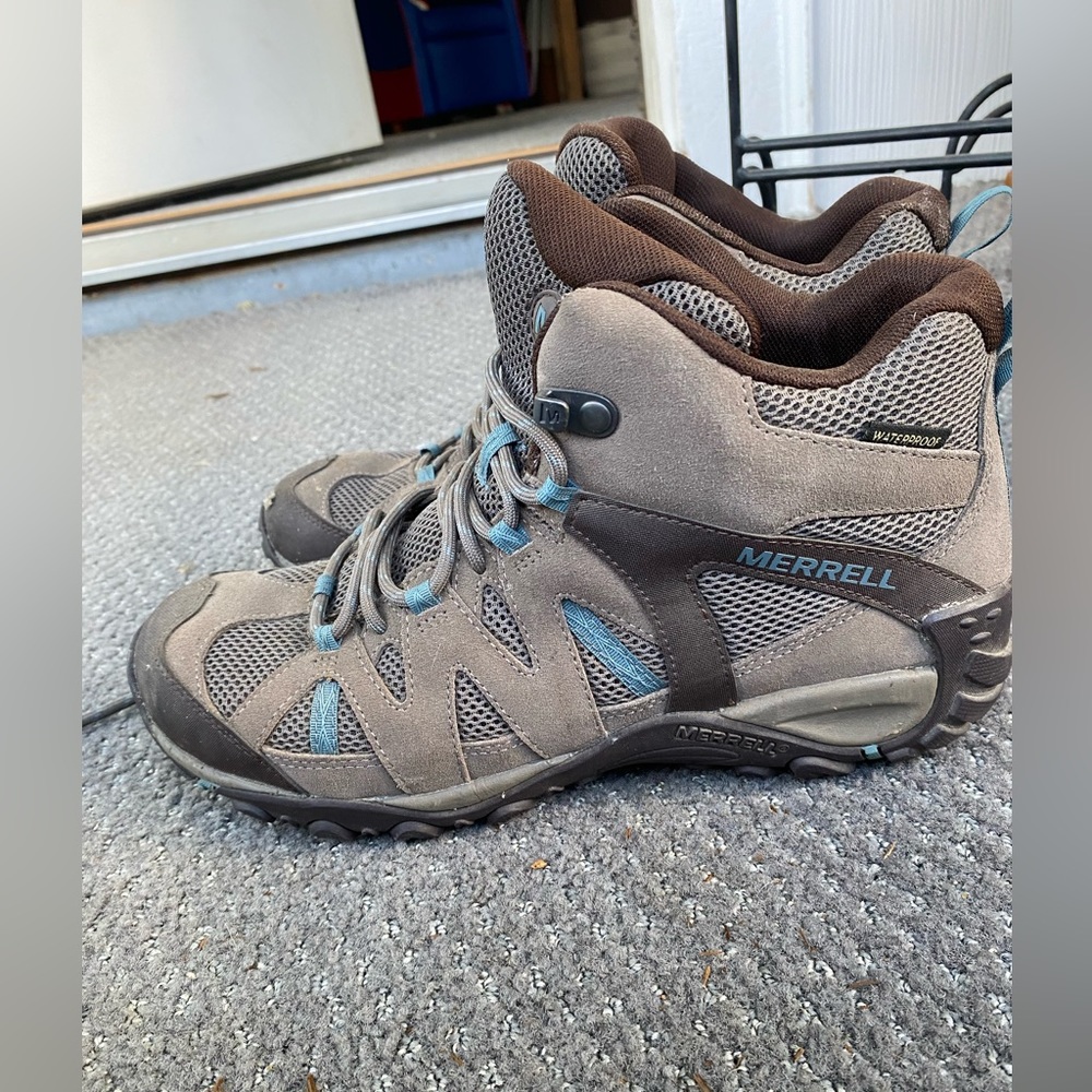 Women’s Merrell Hiking boots